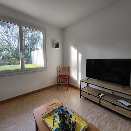 Maison A 500m De La Avec Jardin, Terrasses Et Parking A - Fr-1-364-50 *